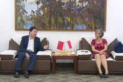 Delegation of Universitas Kristen Satya Wacanain Visits Liaoning Communication University