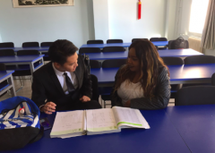Volunteer Association tutoring Chinese courses for freshmen